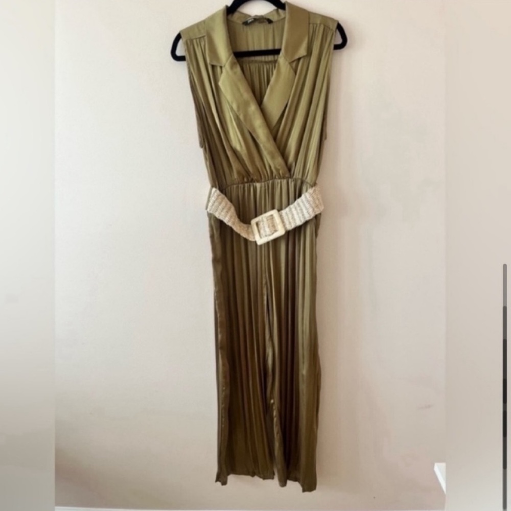 NEW ZARA OLIVE GREEN WRINKLE EFFECT BELTED
SATIN EFFECT JUMPSUIT ROMPER - Picture 5 of 16